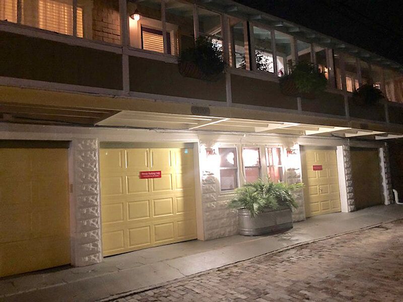Gene’s Carriage Loft West St Pete Rental