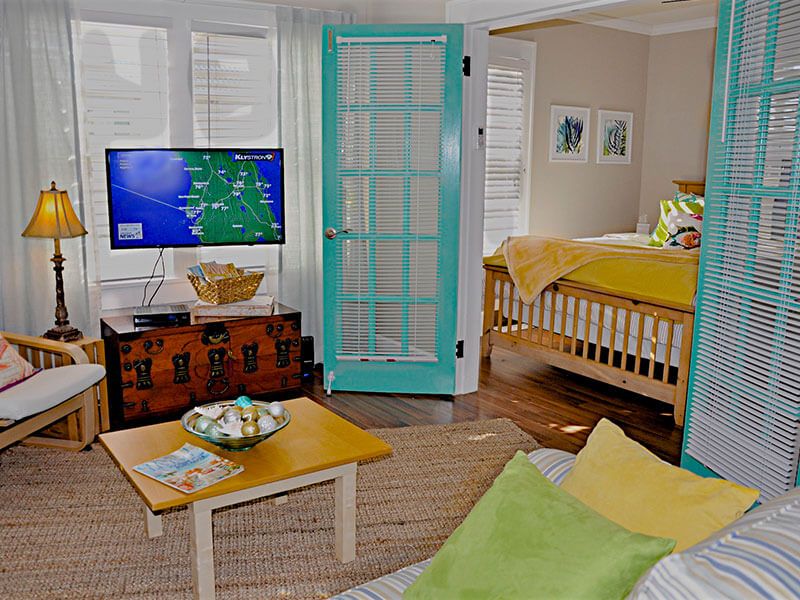 Gene’s Carriage Loft West St Pete Rental